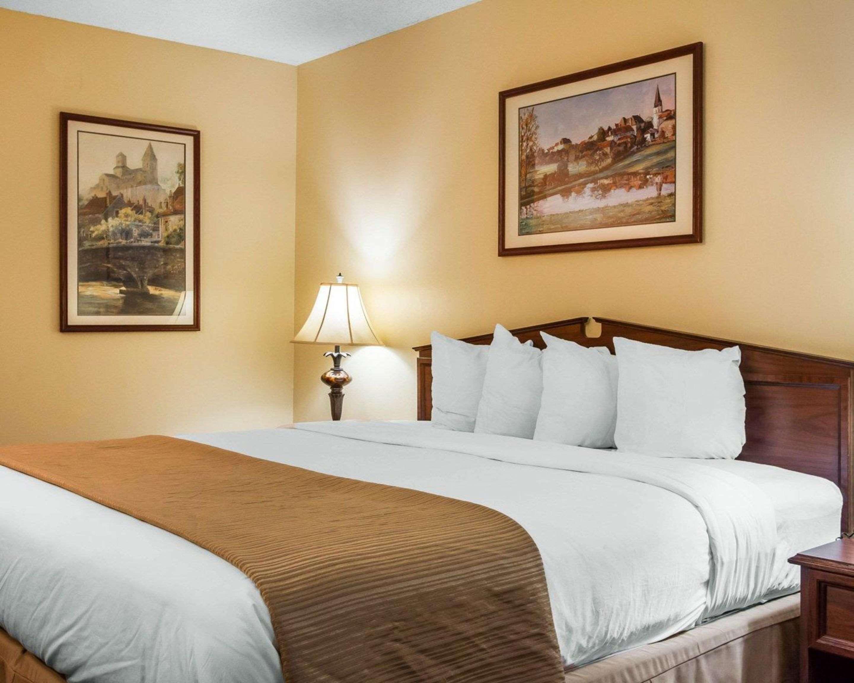 Hotel Baymont By Wyndham Selma Exterior foto