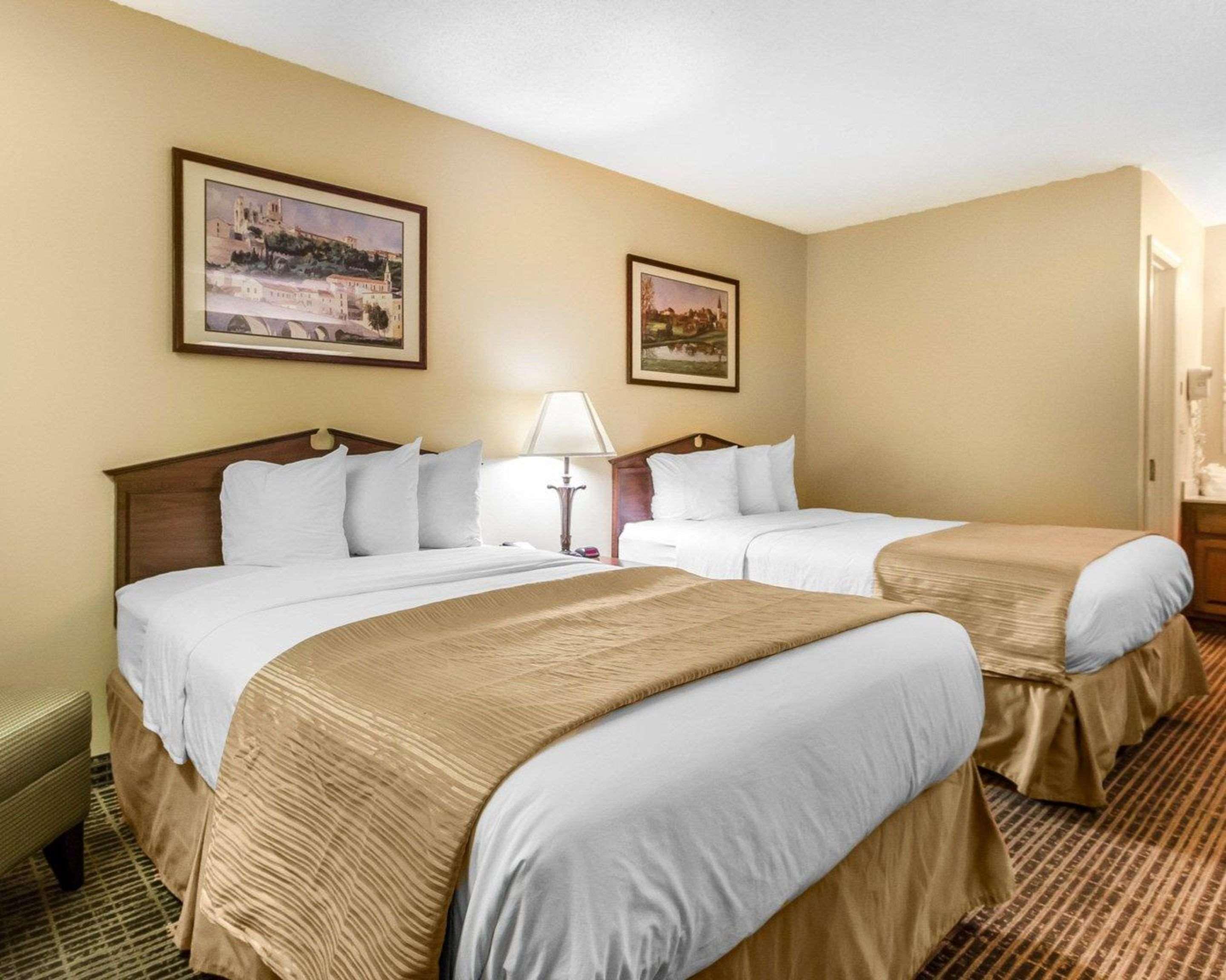 Hotel Baymont By Wyndham Selma Exterior foto
