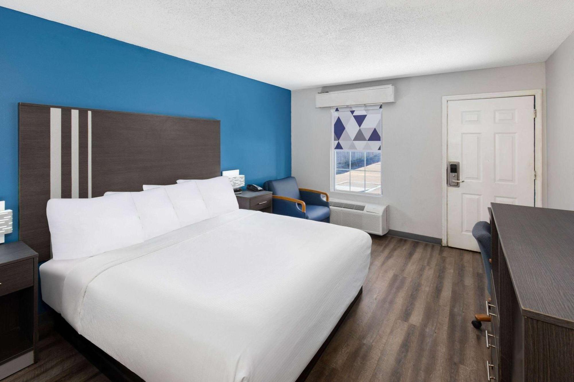 Hotel Baymont By Wyndham Selma Exterior foto
